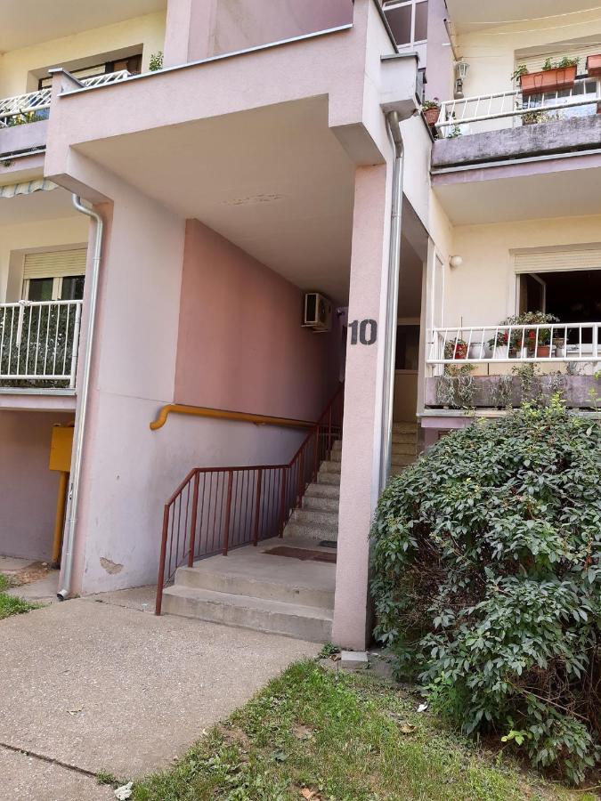 Apartman Valentic Vinkovci Εξωτερικό φωτογραφία