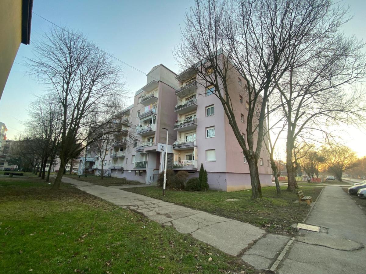 Apartman Valentic Vinkovci Εξωτερικό φωτογραφία